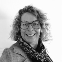 Claudia Van Bergen