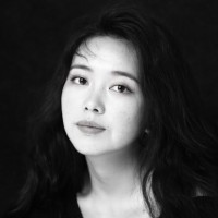Yujing Hu