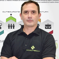 José Leonardo Rosero T.