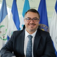 Santiago Vélez León