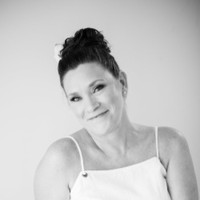 Sandi Holman