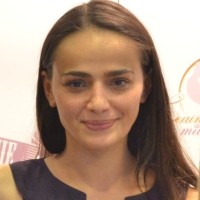 Nicole R.