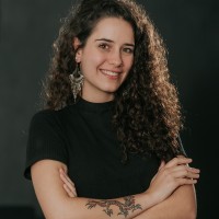 Júlia Miligrana de Aguiar