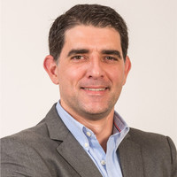 Luis Vela