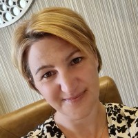 Lisa Abbotts