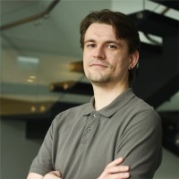 Lukas M.