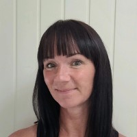 Gillian Holmes