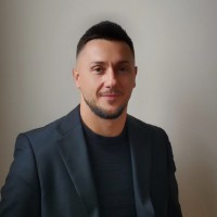 Naz Banavo