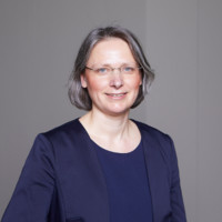 Dr. Simone Claußen, LL.M.