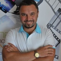 Роман Константинов