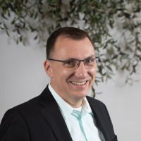 Oliver Wöll