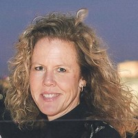 Tracey Lyons