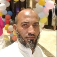 الشيخ مالك معالج بالقرآن الكريم
