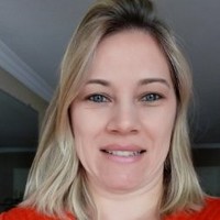 Renata M. De Paula