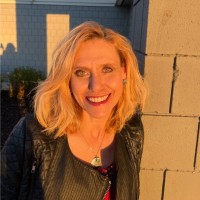 Julie Fullerton