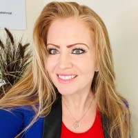 Kristen Smith, Mba