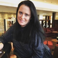 Laura Ives