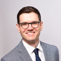 Henning Janzen, 阎海宁