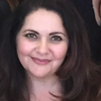 Suzanne Chaves