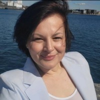 Victoria Lange