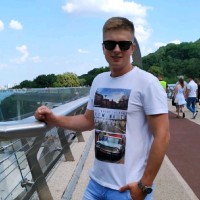 Алексей Олейник