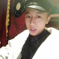 何镜明