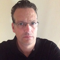 Robbert Van Den Hoek ®