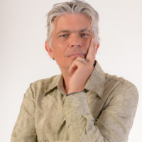 Joustra René