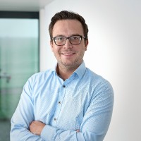 Sven Tiemann