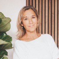 Liesbeth Jusia