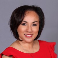 Giselle Benzion