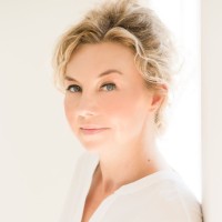 Stephanie Resch
