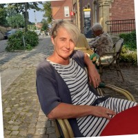 Yvonne Van der Linden