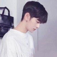 何颖彬