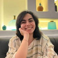 Ayeh Poostforoushan
