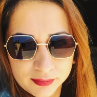 Betül Pak