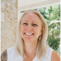 Laura Starnes