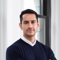 Victor Valadez, Aia