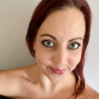 Lizz Robinson