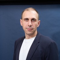 Олег Новиков