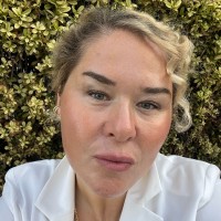 Dr. Mujde Ayik