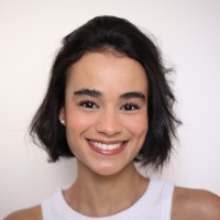 Amanda Neves