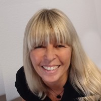 Sandra Faust