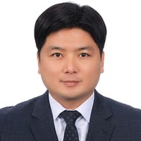 Chang-Hyung Lee