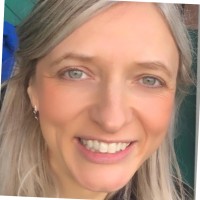Stephanie Bourne