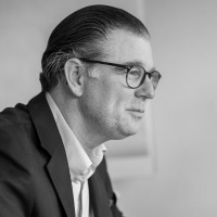 Dr. Matthias Schweizer