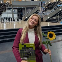 Julia De Brabander