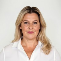 Jennifer Curry, AccFM