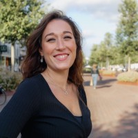 Lara Esmee Takács