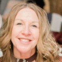 Tracey Apple